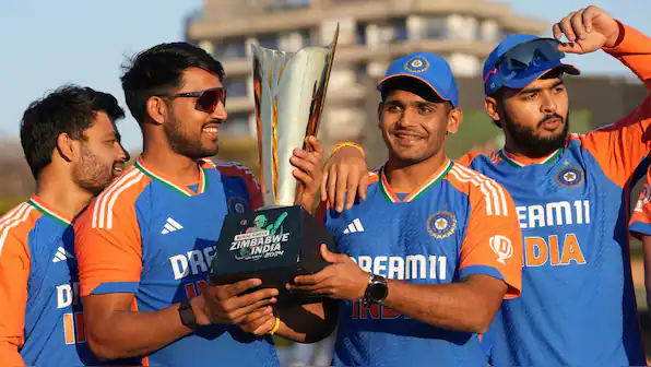 Indian-team-trophy-Zimbabwe-T20I-series